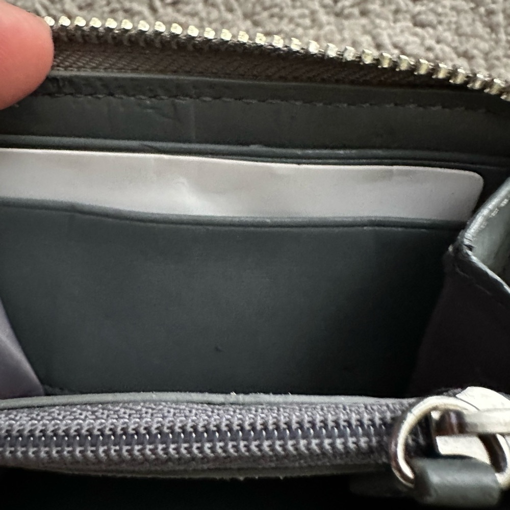 Coach NWOT Pewter Leather Metallic Medium Coin Wallet - Picture 7 of 9